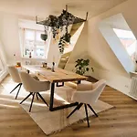 Ferien Mit 7 Personen! 3 Schlafzimmer, 2 Baeder, Sauna Und Schlossblick - Haustiere Willkommen! Apartman