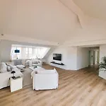 Appartement Ferien Mit 7 Personen! 3 Schlafzimmer, 2 Baeder, Sauna Und Schlossblick - Haustiere Willkommen!