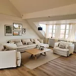 Apartman Ferien Mit 7 Personen! 3 Schlafzimmer, 2 Baeder, Sauna Und Schlossblick - Haustiere Willkommen!