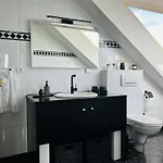 Ferien Mit 7 Personen! 3 Schlafzimmer, 2 Baeder, Sauna Und Schlossblick - Haustiere Willkommen! Neustadt an der Weinstraße