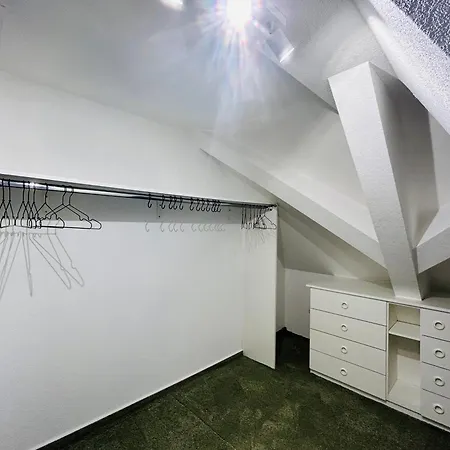 Ferien Mit 7 Personen! 3 Schlafzimmer, 2 Baeder, Sauna Und Schlossblick - Haustiere Willkommen!