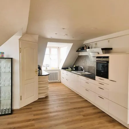Ferien Mit 7 Personen! 3 Schlafzimmer, 2 Baeder, Sauna Und Schlossblick - Haustiere Willkommen! דירה *