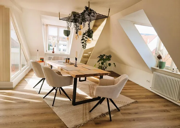 Ferien Mit 7 Personen! 3 Schlafzimmer, 2 Baeder, Sauna Und Schlossblick - Haustiere Willkommen! דירה