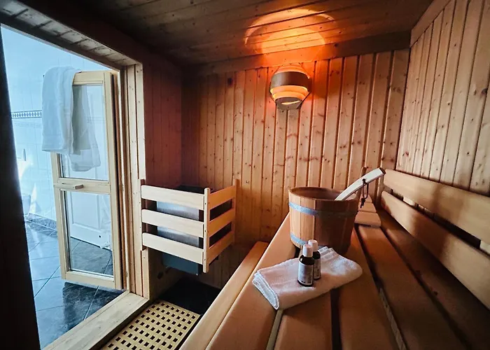 Ferien Mit 7 Personen! 3 Schlafzimmer, 2 Baeder, Sauna Und Schlossblick - Haustiere Willkommen! דירה Neustadt an der Weinstraße