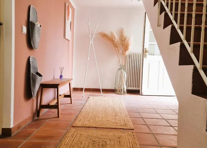 Ferien Mit 7 Personen! 3 Schlafzimmer, 2 Baeder, Sauna Und Schlossblick - Haustiere Willkommen! * Neustadt an der Weinstraße