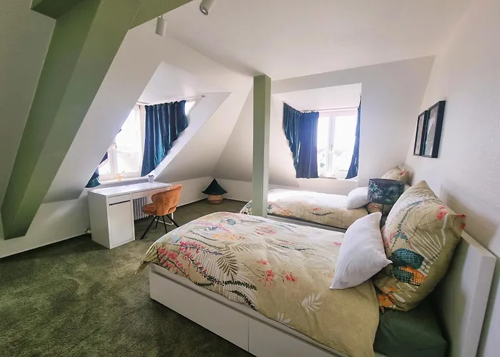 Ferien Mit 7 Personen! 3 Schlafzimmer, 2 Baeder, Sauna Und Schlossblick - Haustiere Willkommen! דירה