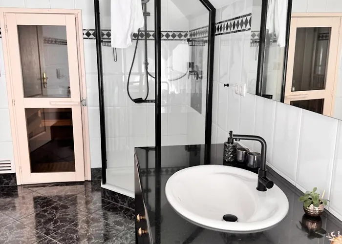 Ferien Mit Bis Zu 7 Personen! 3 Schlafzimmer, 2 Baeder, Sauna Und Terrasse - Haustiere Willkommen! Neustadt an der Weinstraße